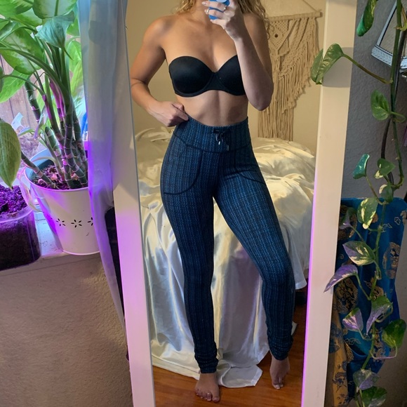 lululemon athletica Pants - Lululemon leggings high rise